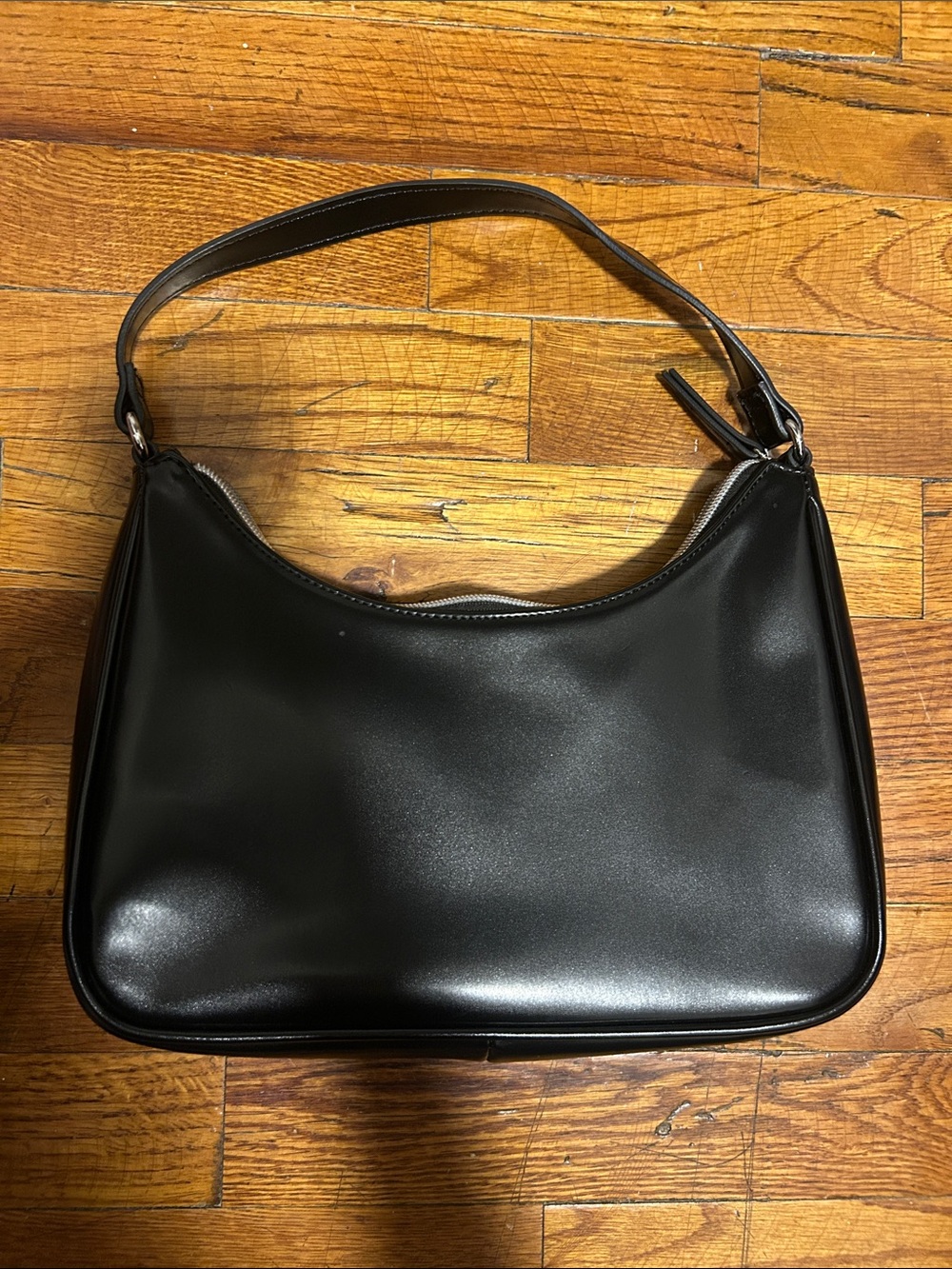 Classic Black Shoulder Bag - Sleek Everyday Purse